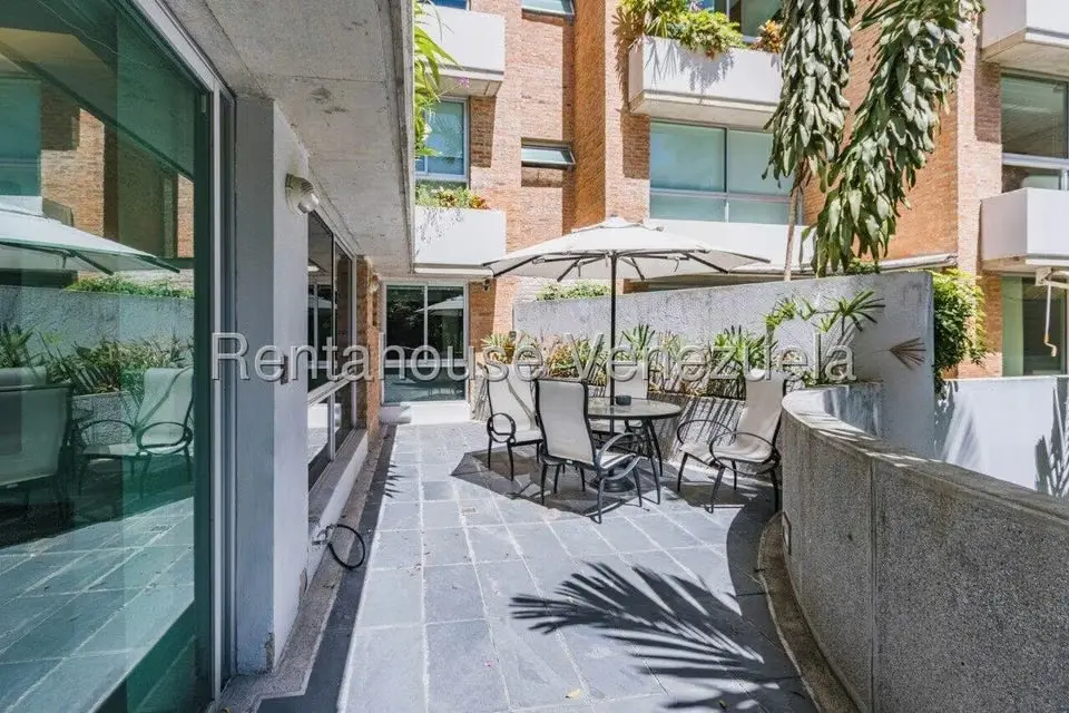 Apartamento (1 Nivel) en Alquiler en Campo Alegre, Distrito Metropolitano - 12