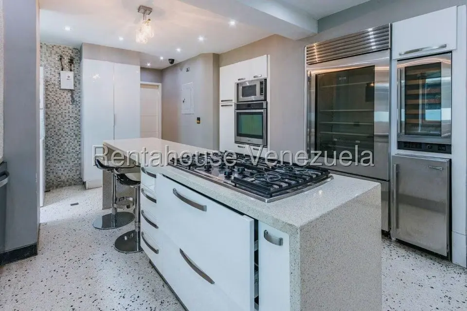 Apartamento (1 Nivel) en Alquiler en Campo Alegre, Distrito Metropolitano - 17
