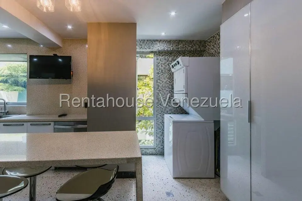 Apartamento (1 Nivel) en Alquiler en Campo Alegre, Distrito Metropolitano - 23