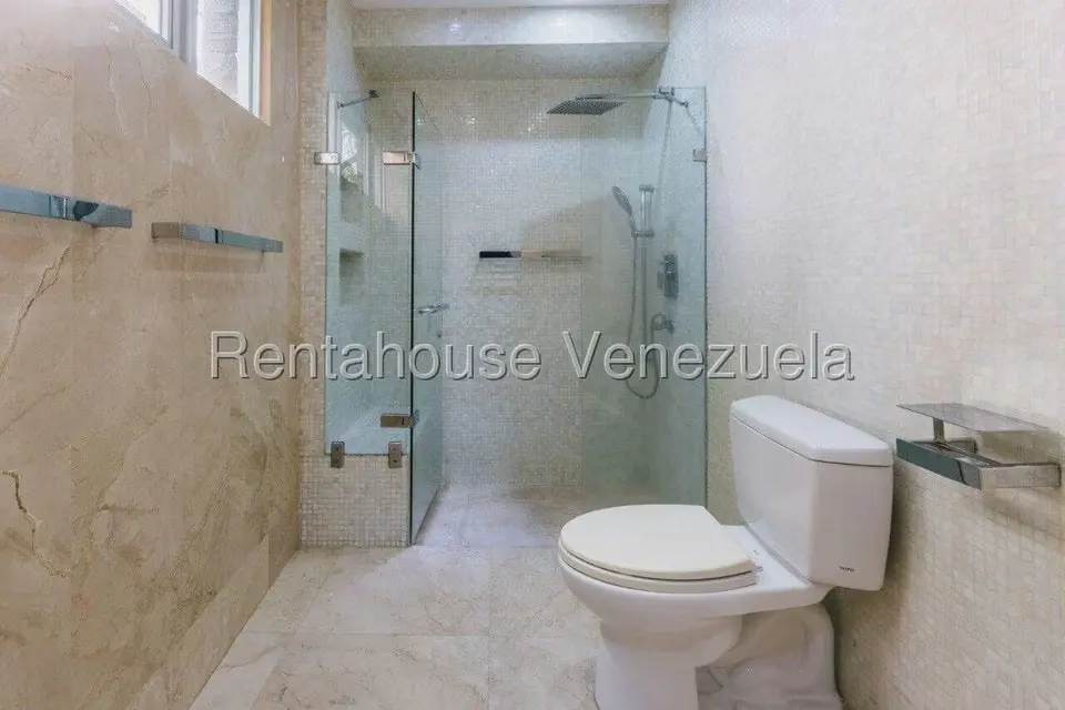 Apartamento (1 Nivel) en Alquiler en Campo Alegre, Distrito Metropolitano - 31