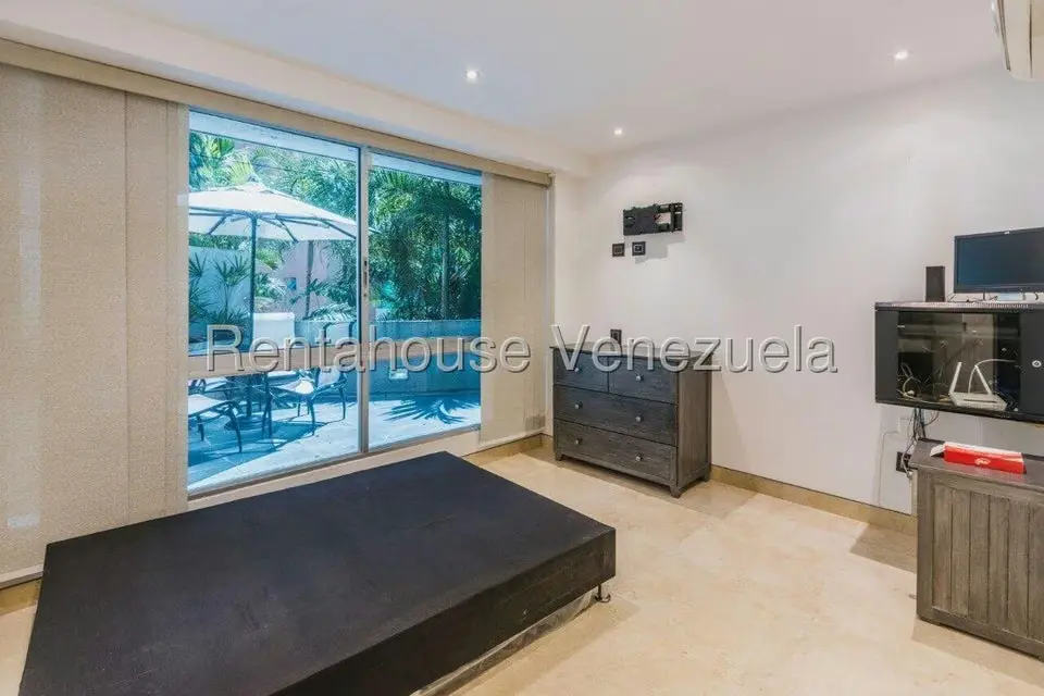 Apartamento (1 Nivel) en Alquiler en Campo Alegre, Distrito Metropolitano - 32
