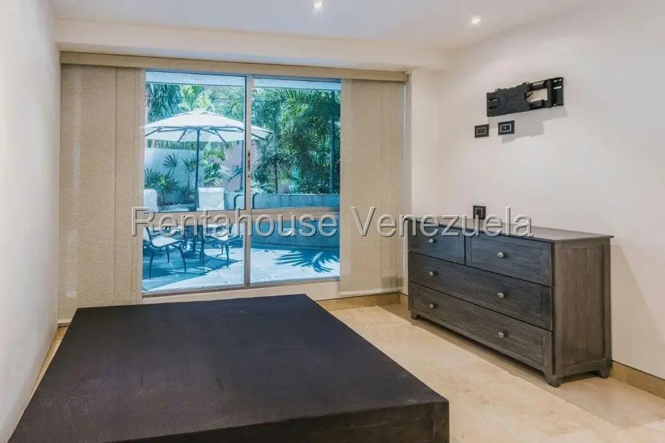 Apartamento (1 Nivel) en Alquiler en Campo Alegre, Distrito Metropolitano - 33