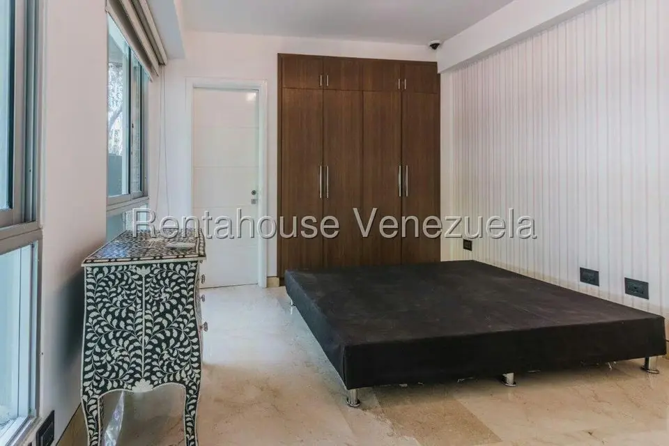 Apartamento (1 Nivel) en Alquiler en Campo Alegre, Distrito Metropolitano - 36
