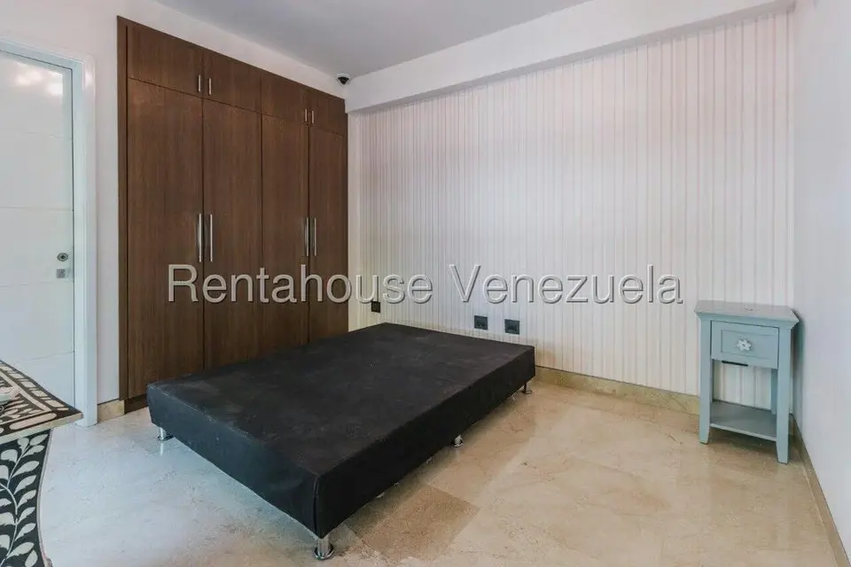 Apartamento (1 Nivel) en Alquiler en Campo Alegre, Distrito Metropolitano - 37