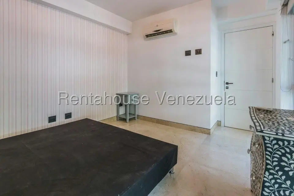 Apartamento (1 Nivel) en Alquiler en Campo Alegre, Distrito Metropolitano - 39