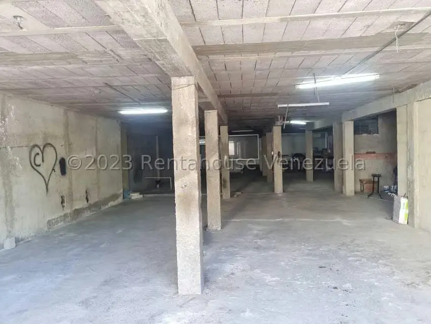 Local Comercial en Alquiler en Zona Este, Lara - 28