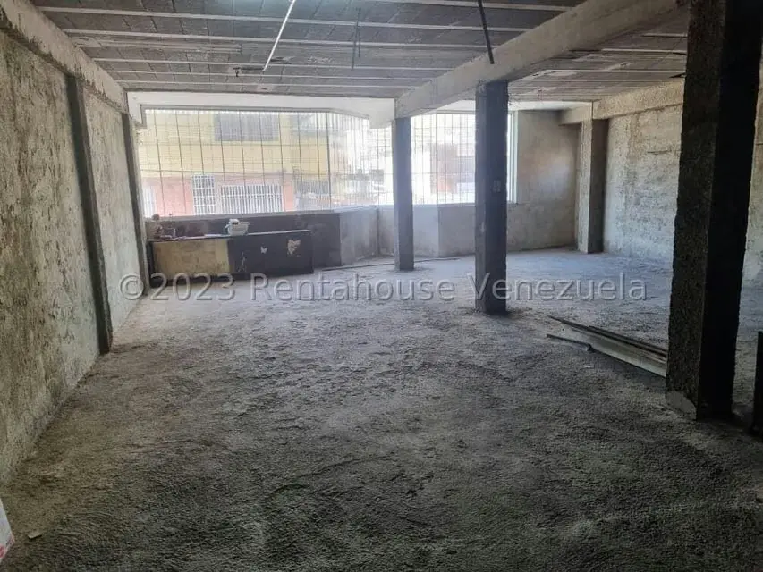 Local Comercial en Alquiler en Zona Este, Lara - 32