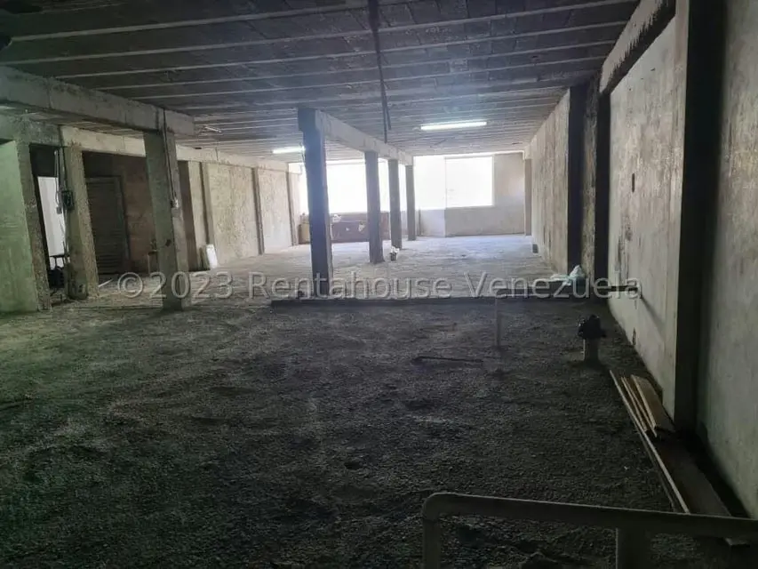 Local Comercial en Alquiler en Zona Este, Lara - 34