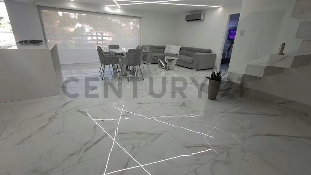 Exclusivo Penthouse en Venta – Los Chaguaramos - 4
