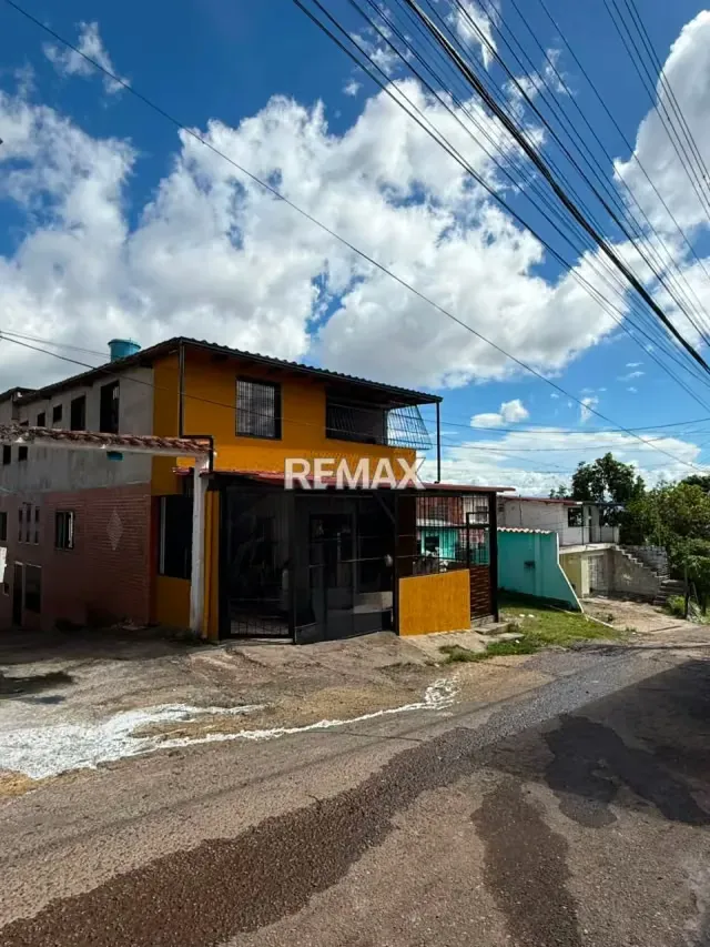 En Alquiler 6 Habitaciones estudiantiles para Damas en la Cueva del Oso, Calle Agua Linda con Calle el Trébol. - 11
