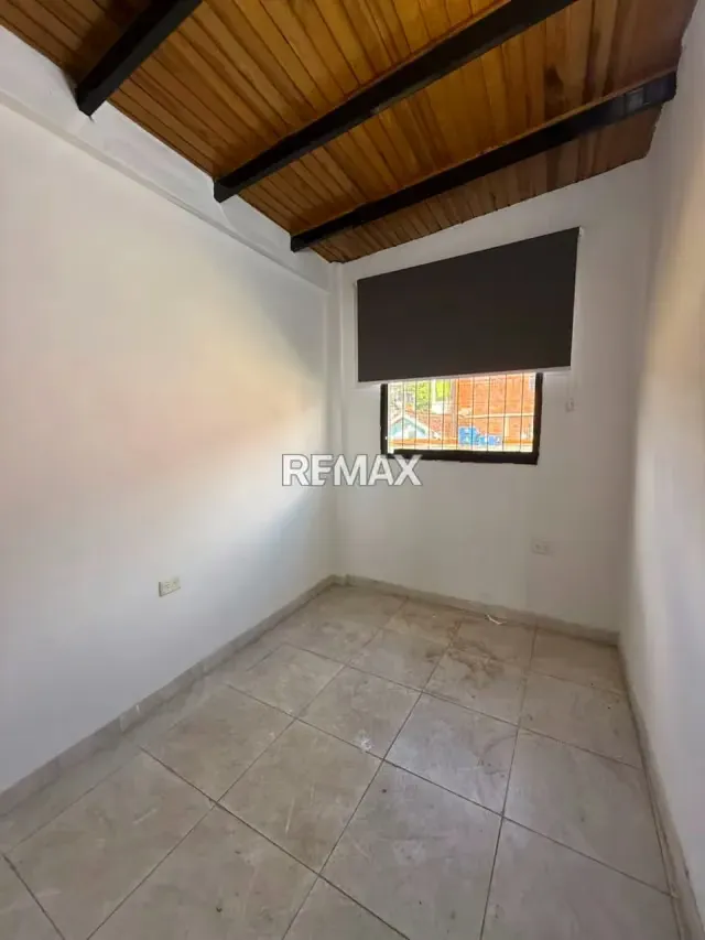 En Alquiler 6 Habitaciones estudiantiles para Damas en la Cueva del Oso, Calle Agua Linda con Calle el Trébol. - 5