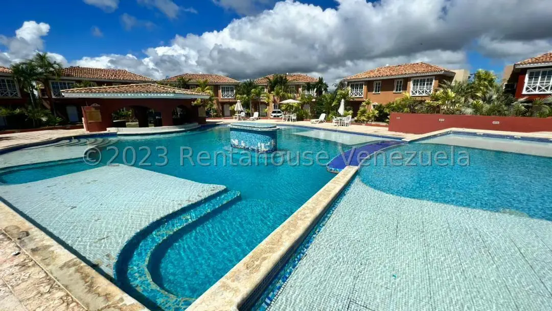 Townhouse (1 Nivel) en Venta en Puerto Encantado, Miranda - 11