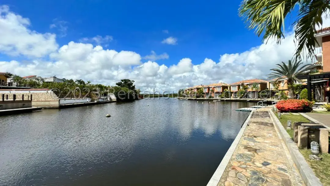 Townhouse (1 Nivel) en Venta en Puerto Encantado, Miranda - 13