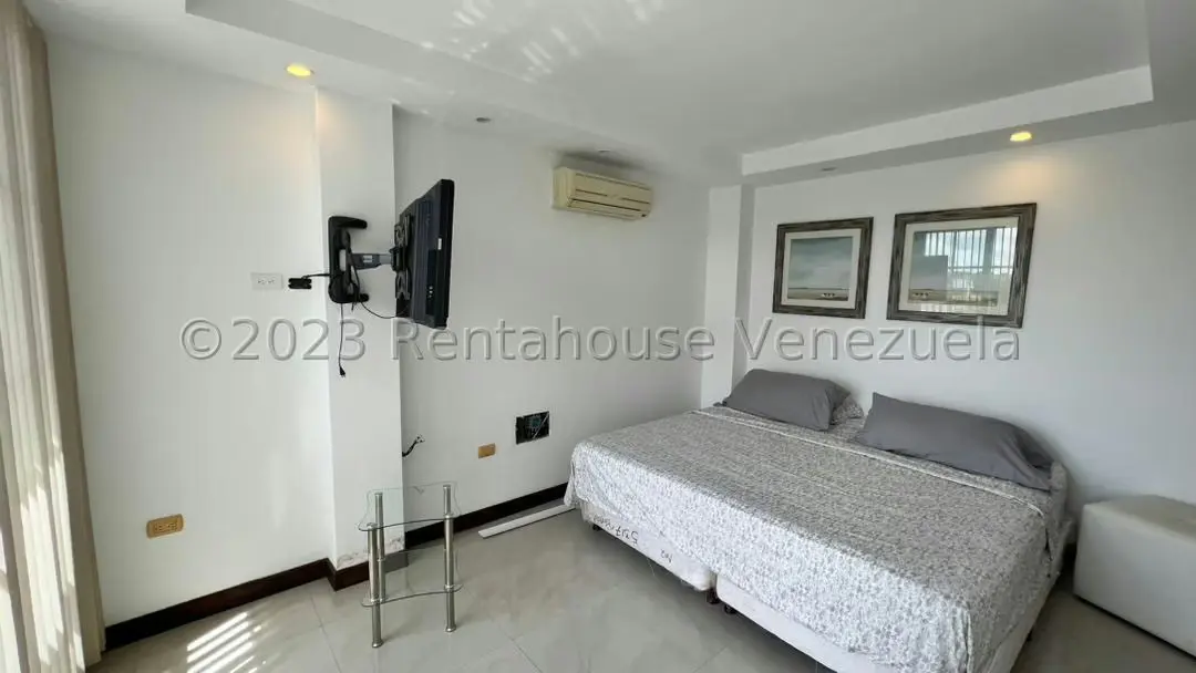 Townhouse (1 Nivel) en Venta en Puerto Encantado, Miranda - 29
