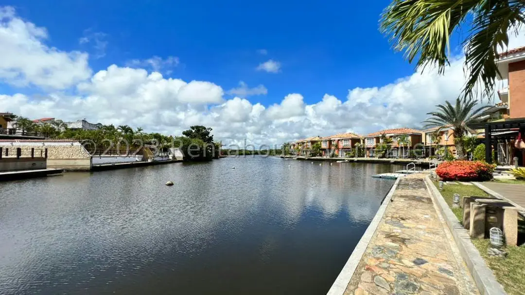 Townhouse (1 Nivel) en Venta en Puerto Encantado, Miranda - 44