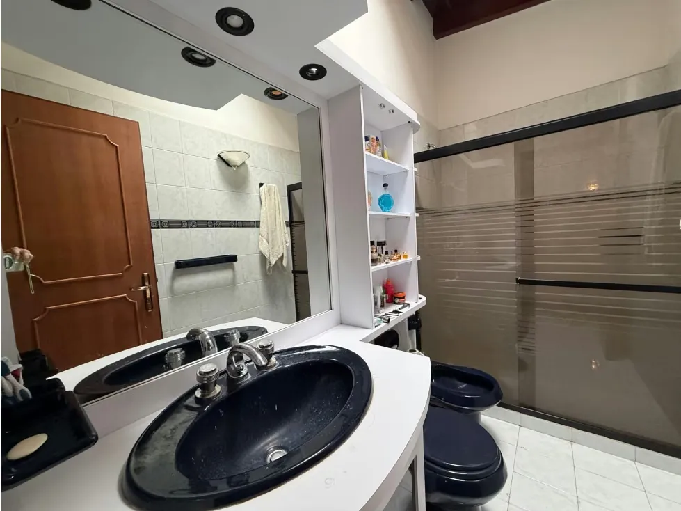 Se vende Casa 400m² 3h/4b/5p Colinas de Tamanaco - 10