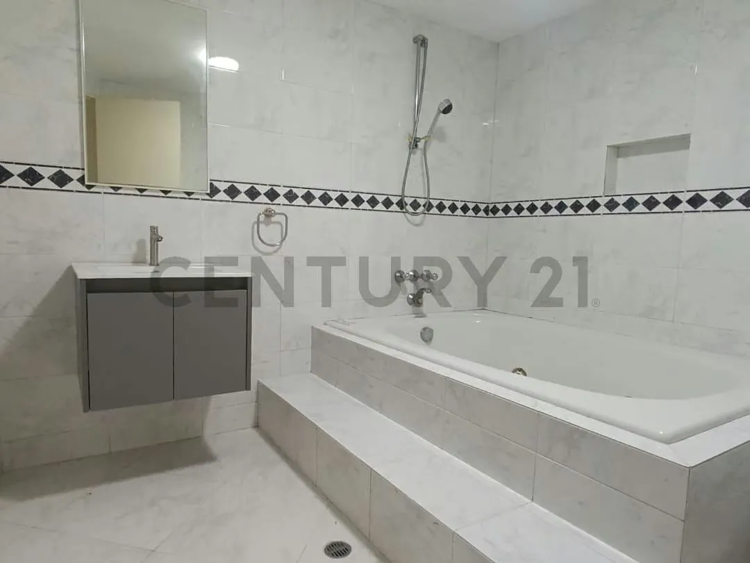 Apartamento en Alquiler El Marques, Caracas - 8