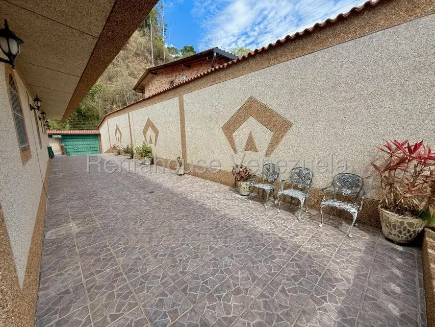Casa (Multipes Niveles) en Venta en El Cafetal, Distrito Metropolitano - 2