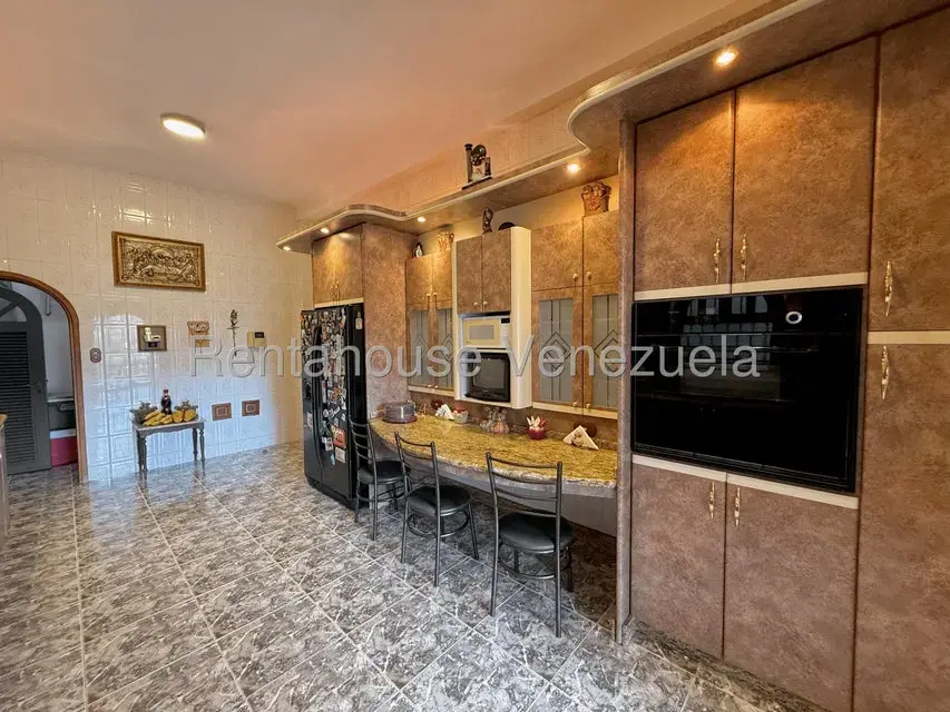 Casa (Multipes Niveles) en Venta en El Cafetal, Distrito Metropolitano - 23