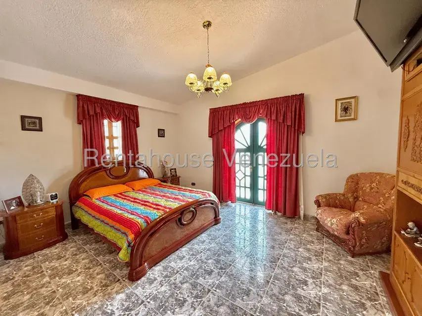 Casa (Multipes Niveles) en Venta en El Cafetal, Distrito Metropolitano - 25