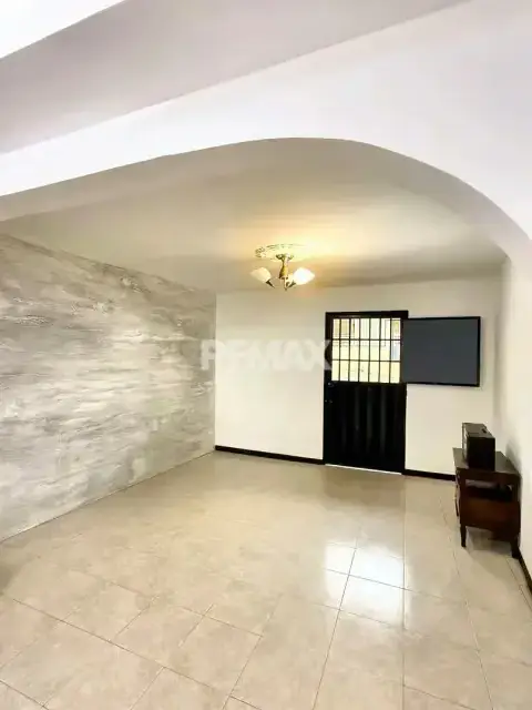 SE VENDE APARTAMENTO EN TUCAPÉ