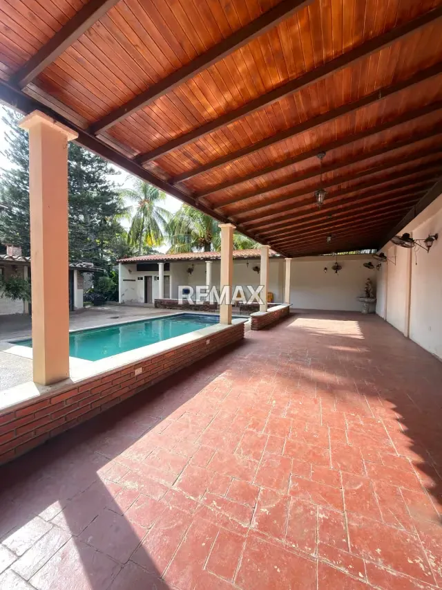 Se Vende Casa Tipo Chalet Lomas del Manzano - 2