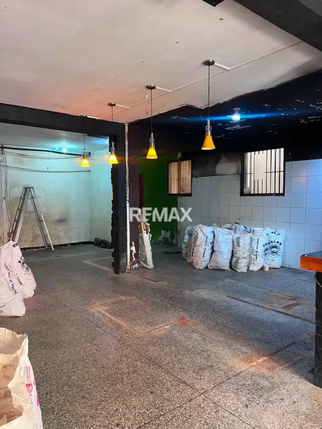 EN ALQUILER LOCAL COMERCIAL A UNA CUADRA DE LA AV UNIVERSIDAD NAGUANAGUA - 6
