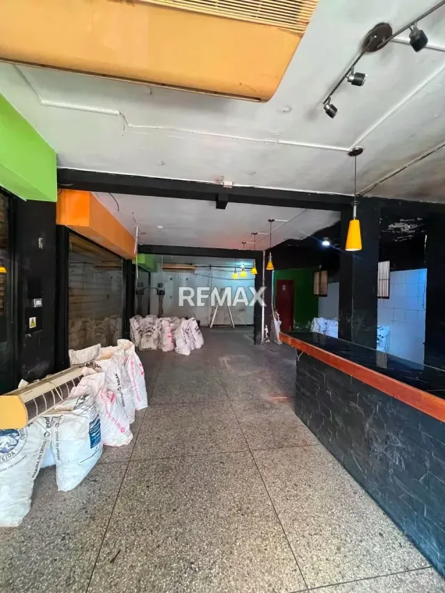 EN ALQUILER LOCAL COMERCIAL A UNA CUADRA DE LA AV UNIVERSIDAD NAGUANAGUA - 9