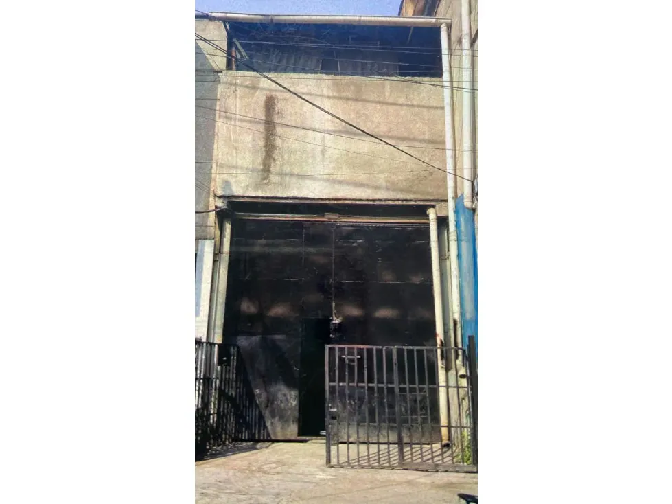 Venta de Estacionamiento y Local Comerial Magallanes de Catia300m2