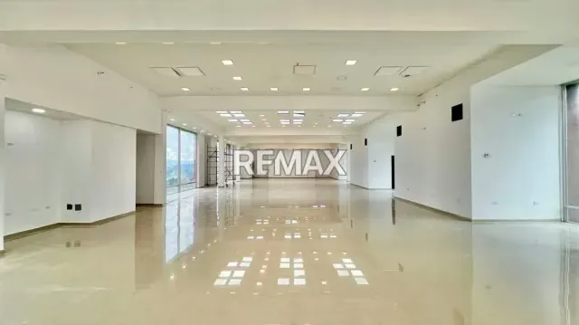 ALQUILER Espectacular salón de eventos ubicado en el CC San Ignacio Único con vista 360 - 5