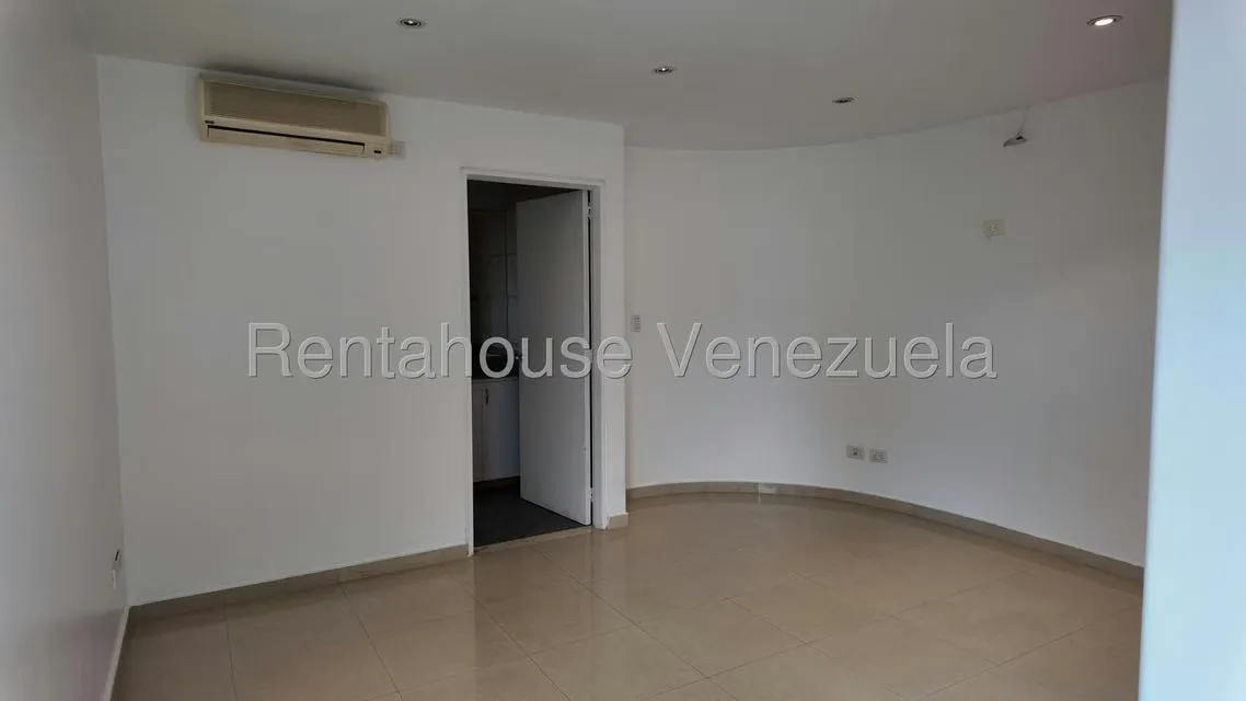 Apartamento (Duplex) en Venta en La Lagunita Country Club, Distrito Metropolitano - 11