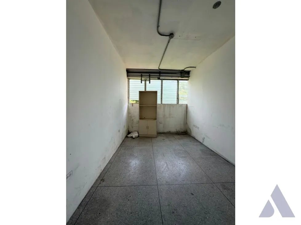 Se alquila piso industrial 600m2 El Llanito 6098 - 4