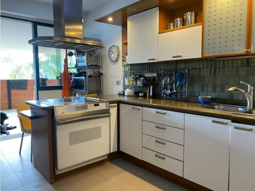 Se vende PB 300m2 3h+2s/5b/3pe Prados del Este - 13