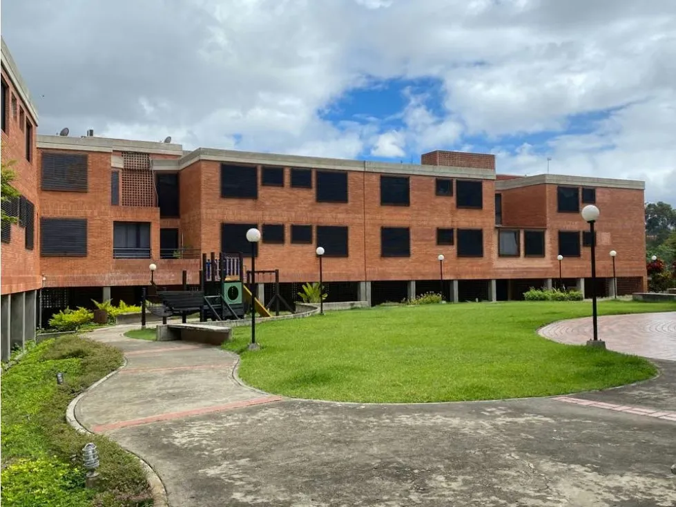 Se vende PB 300m2 3h+2s/5b/3pe Prados del Este - 25
