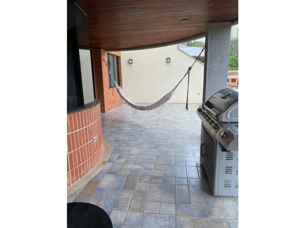 Se vende PB 300m2 3h+2s/5b/3pe Prados del Este - 8