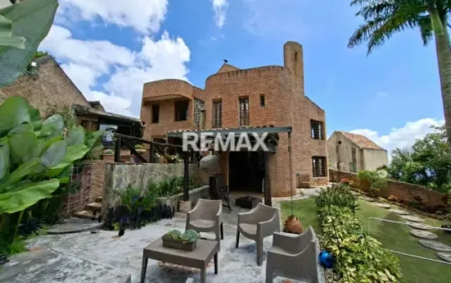 Casa en venta en Los Guayabitos, Colinas de Caricar