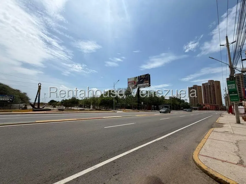 Terreno (Comercial) en Venta en Avenida El Milagro, Zulia - 5