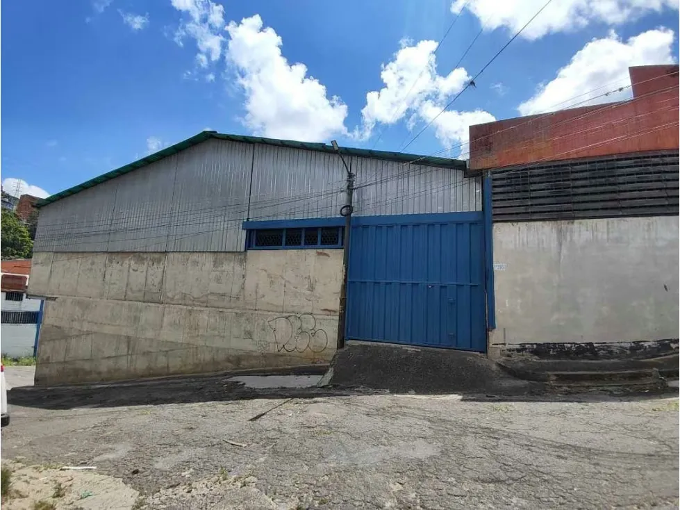 Vendo galpón 1900m2 El Junquito 4476 - 16