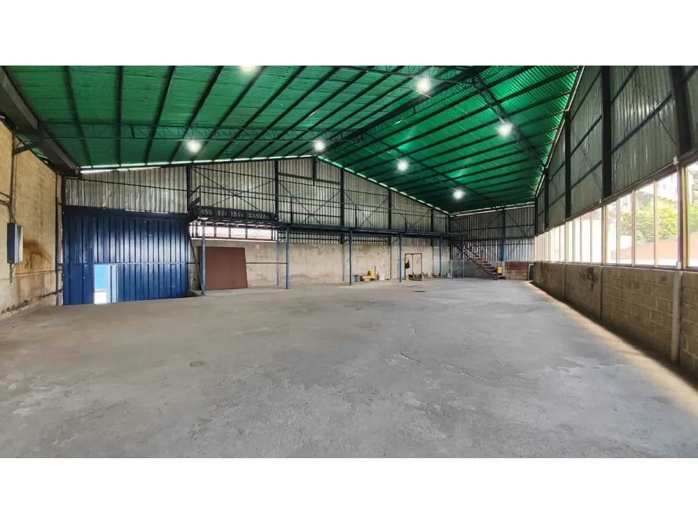 Vendo galpón 1900m2 El Junquito 4476 - 20