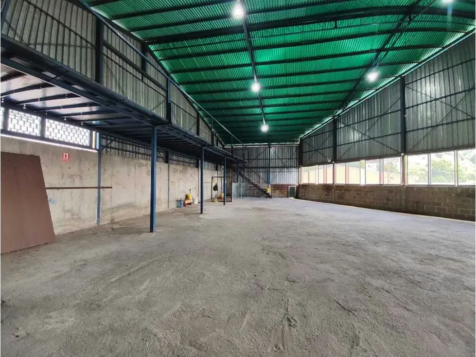 Vendo galpón 1900m2 El Junquito 4476 - 4