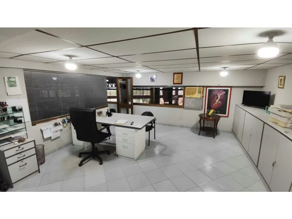 Vendo galpón 1900m2 El Junquito 4476 - 34
