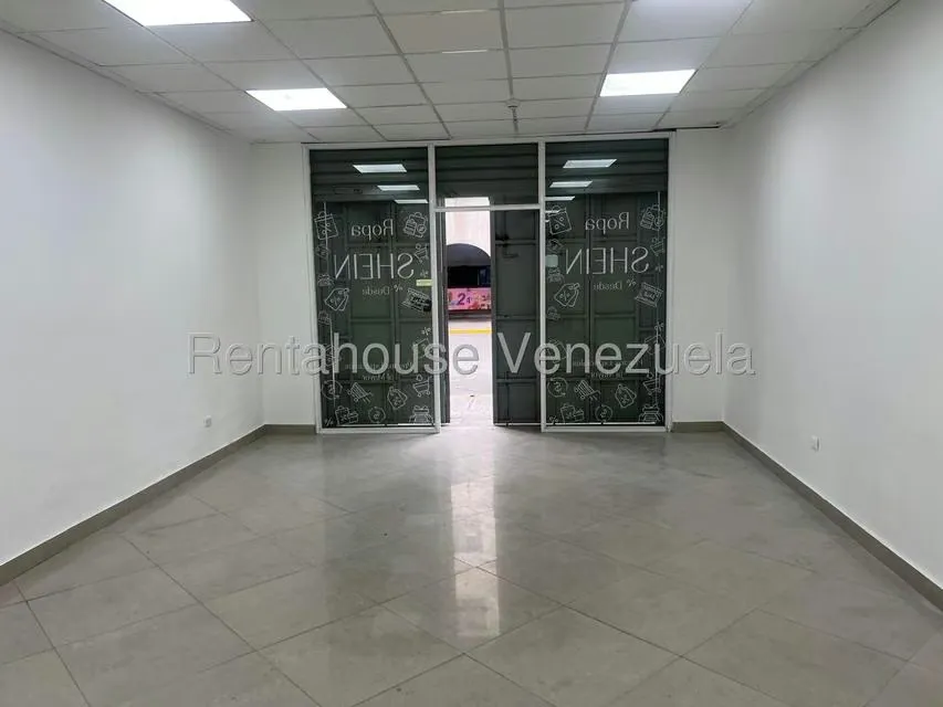 Local Comercial en Alquiler en Centro, Distrito Metropolitano - 3