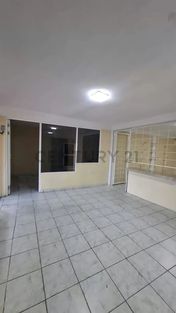 En Alquiler Local Comercial con fosas para cambio de aceite de vehículos - 4