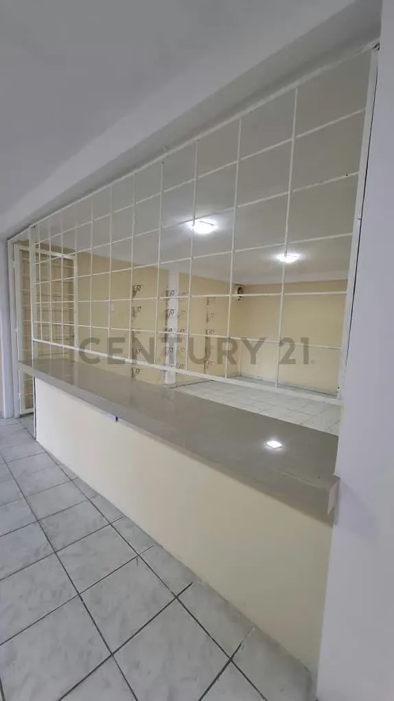 En Alquiler Local Comercial con fosas para cambio de aceite de vehículos - 5