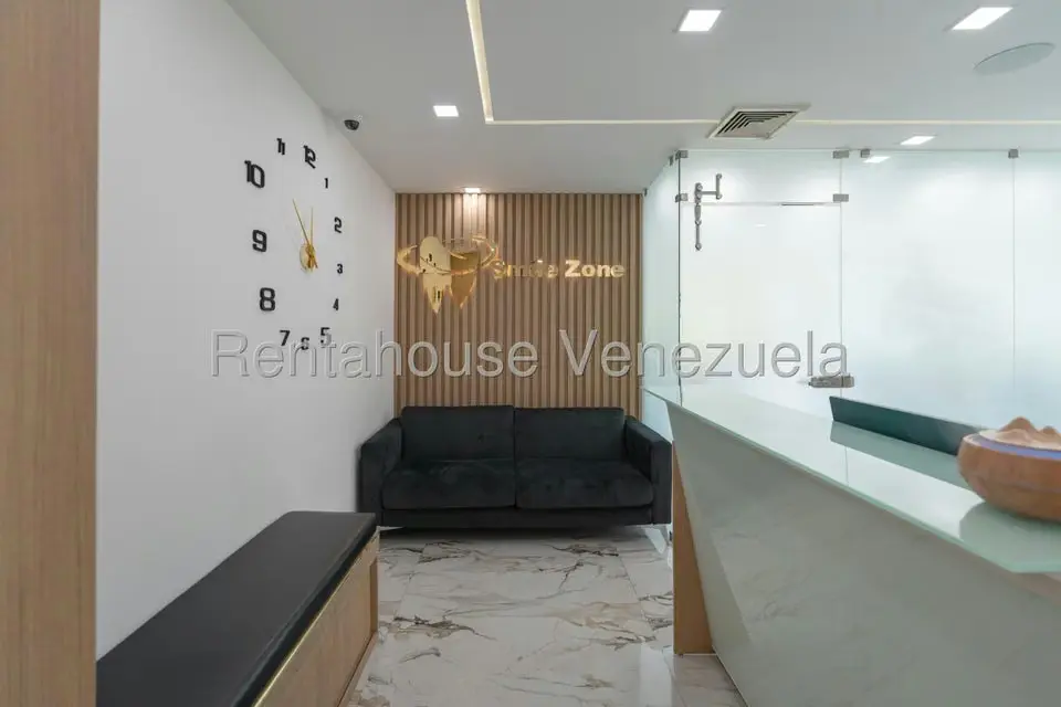 Local Comercial en Alquiler en La Trinidad, Distrito Metropolitano - 2
