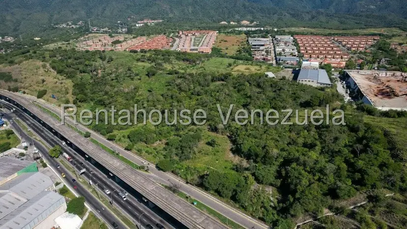 Terreno (Comercial) en Venta en El Ingenio, Miranda
