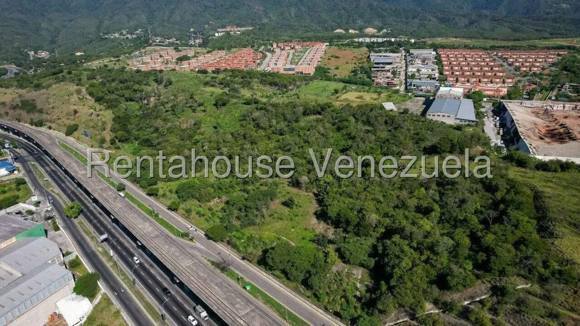 Terreno (Comercial) en Venta en El Ingenio, Miranda - 2