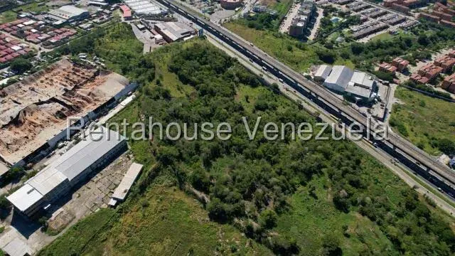Terreno (Comercial) en Venta en El Ingenio, Miranda - 11