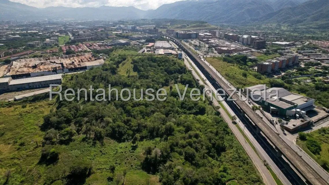 Terreno (Comercial) en Venta en El Ingenio, Miranda - 5