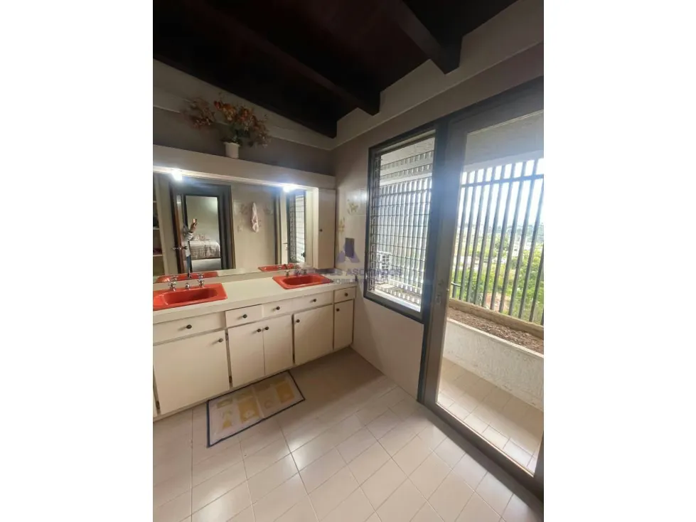 Se vende casa 900m2 Cerro Verde 0085 - 9